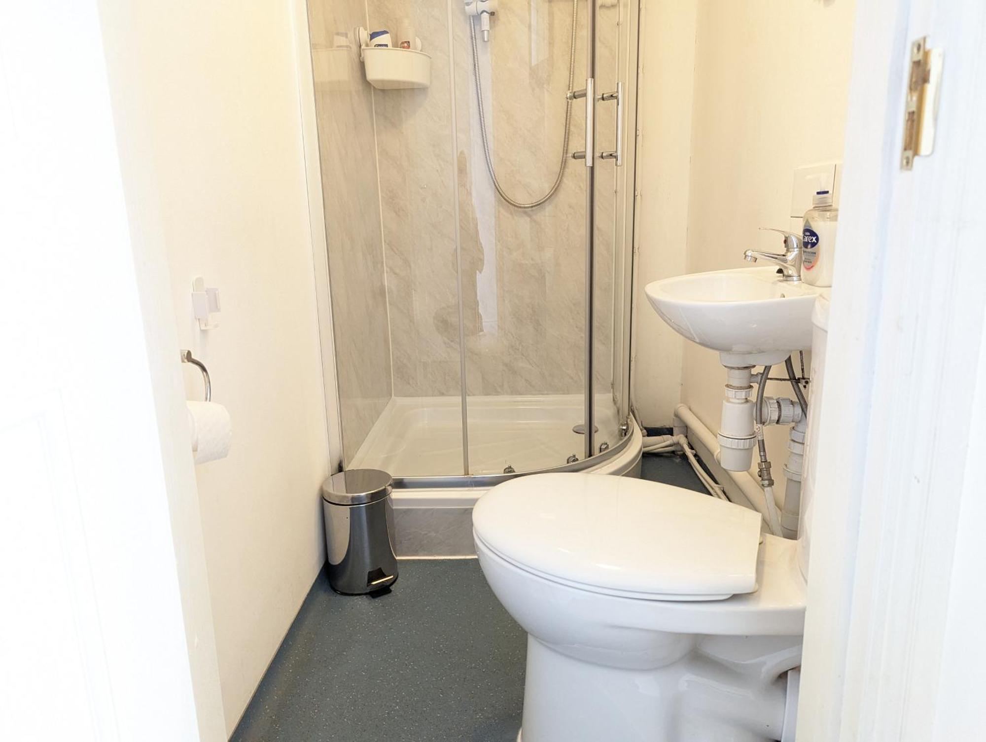 Serene 1 Bedroom Flat In Roath Кардиф Екстериор снимка