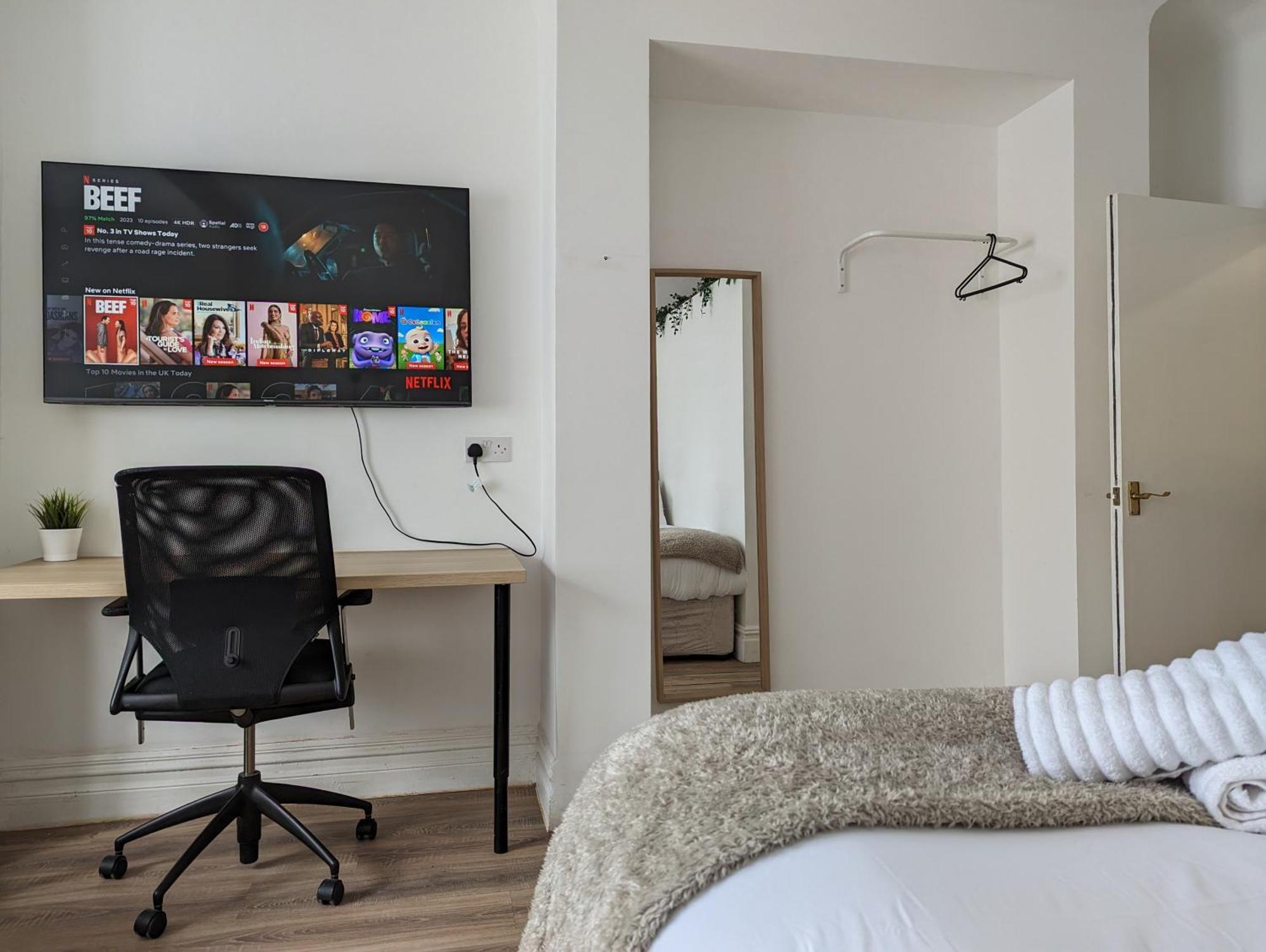 Serene 1 Bedroom Flat In Roath Кардиф Екстериор снимка