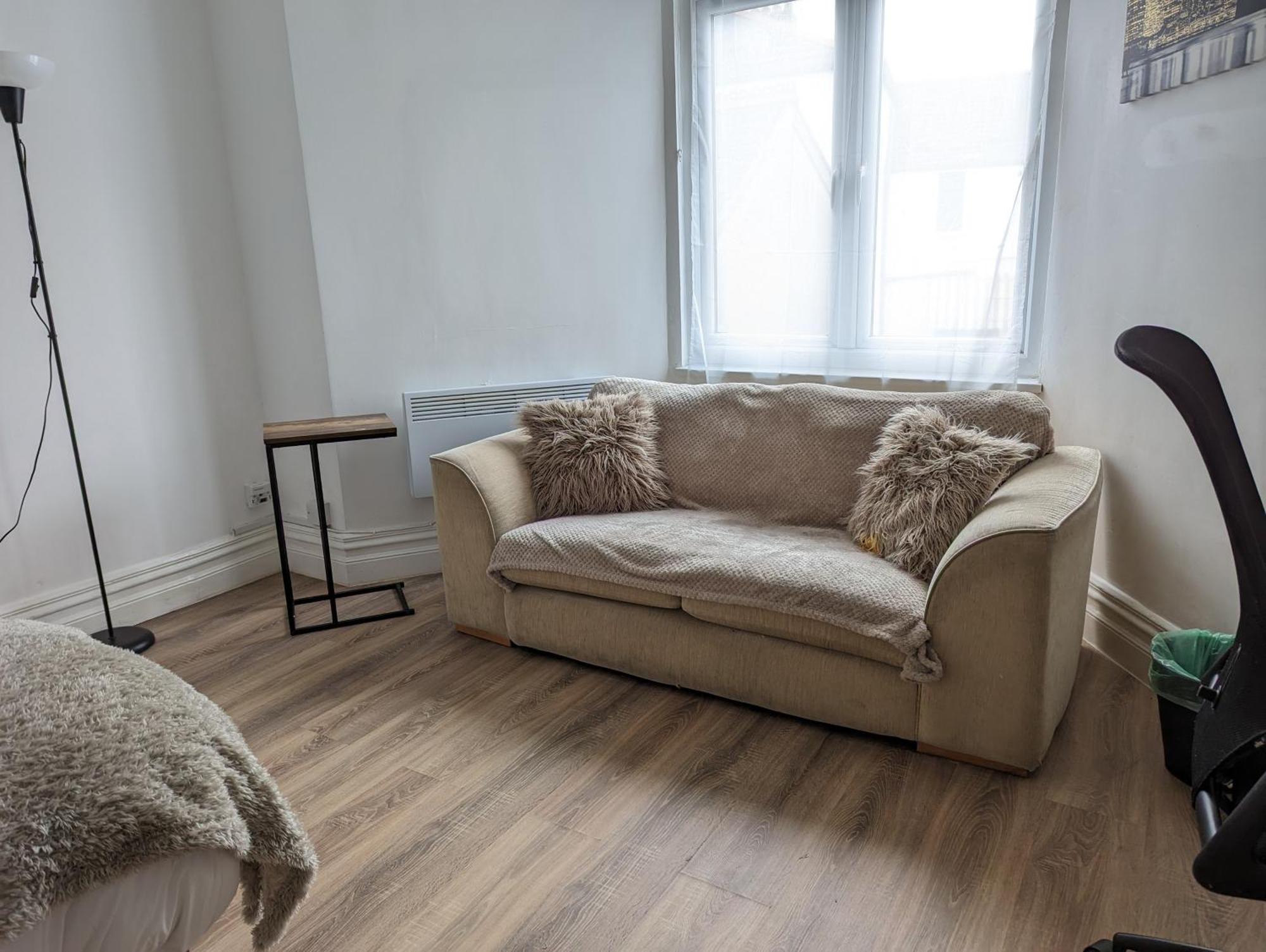 Serene 1 Bedroom Flat In Roath Кардиф Екстериор снимка